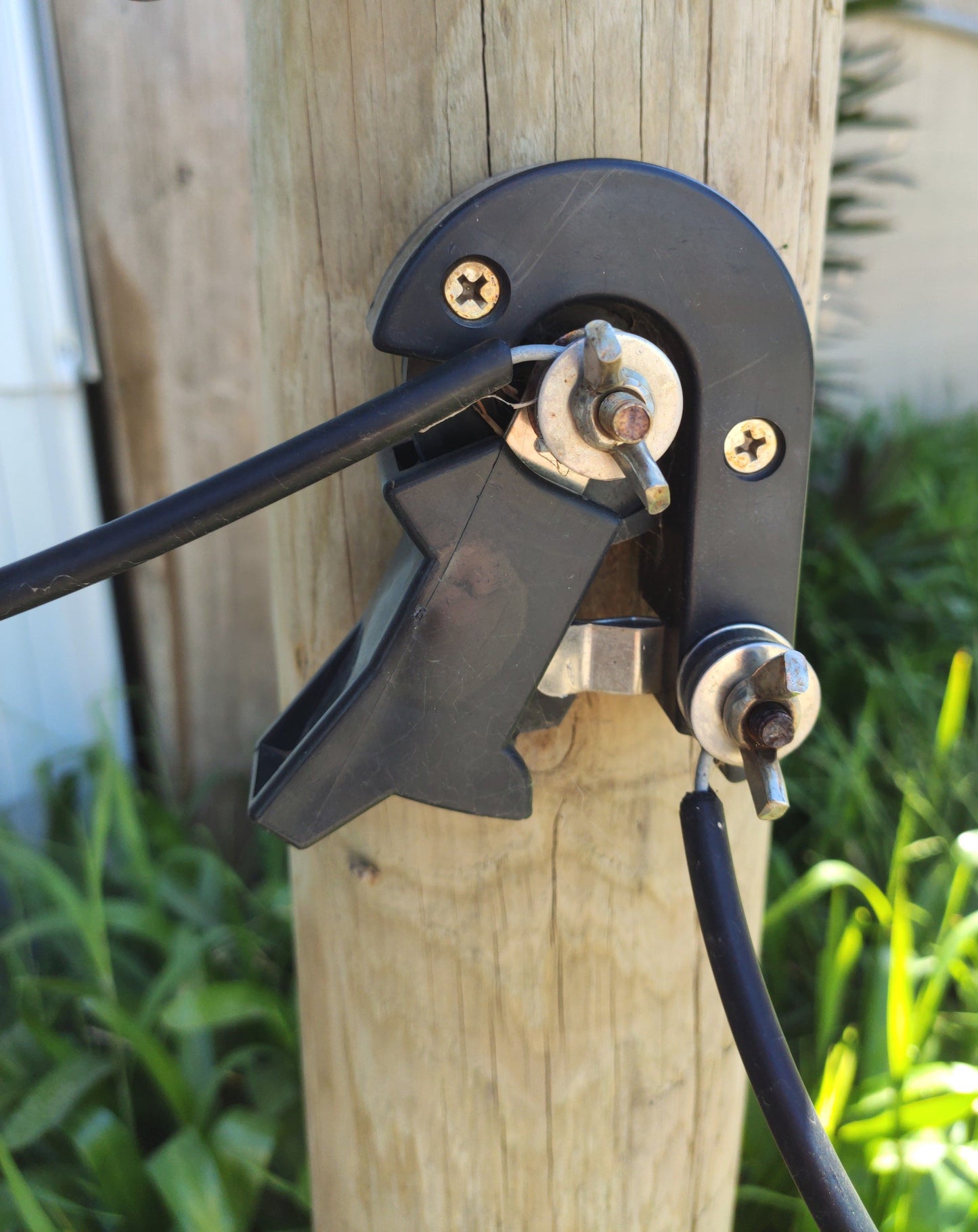 Fence Isolation Switch