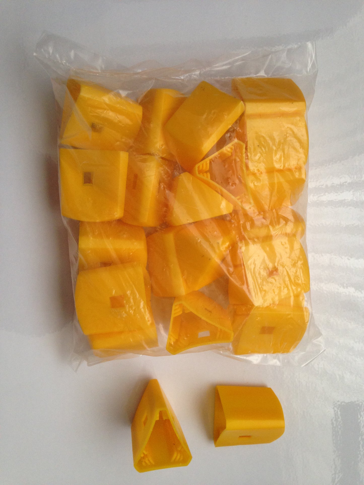Triangle Steel Post Cap- 20pk