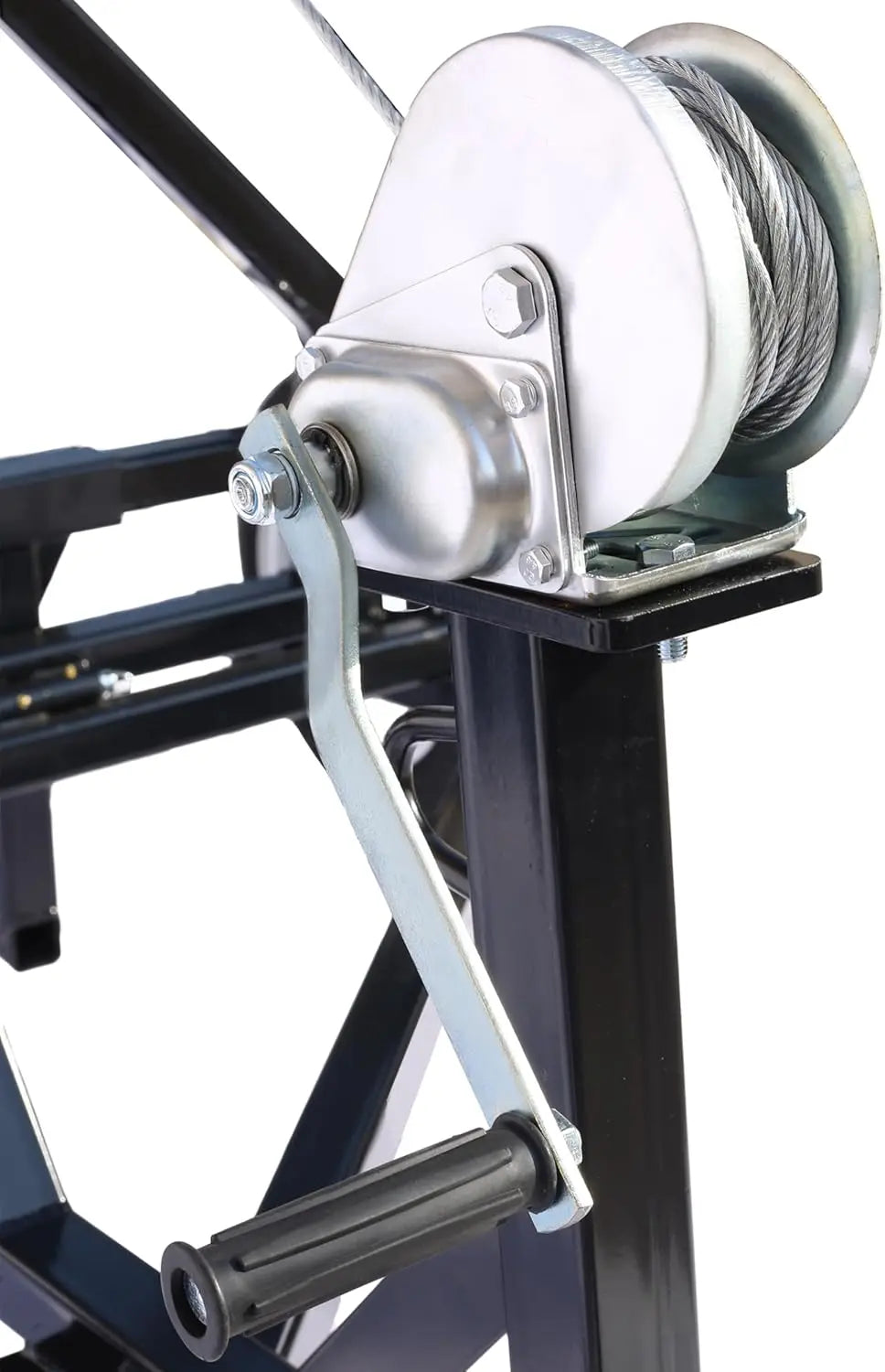 Hand-crank winch on round bale mover